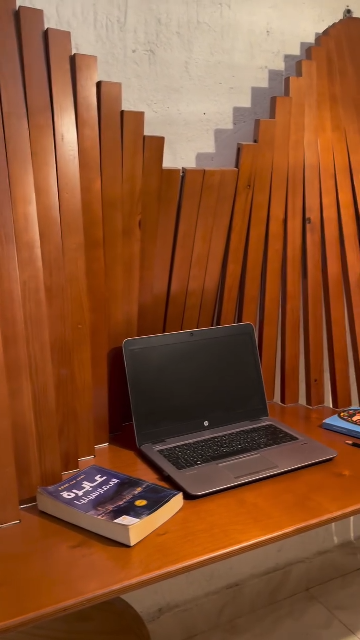 Smart desk